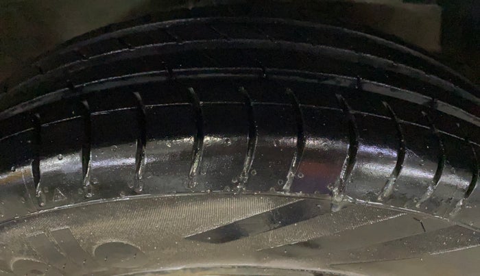 2014 Maruti Swift Dzire VXI, Petrol, Manual, 22,062 km, Right Rear Tyre Tread