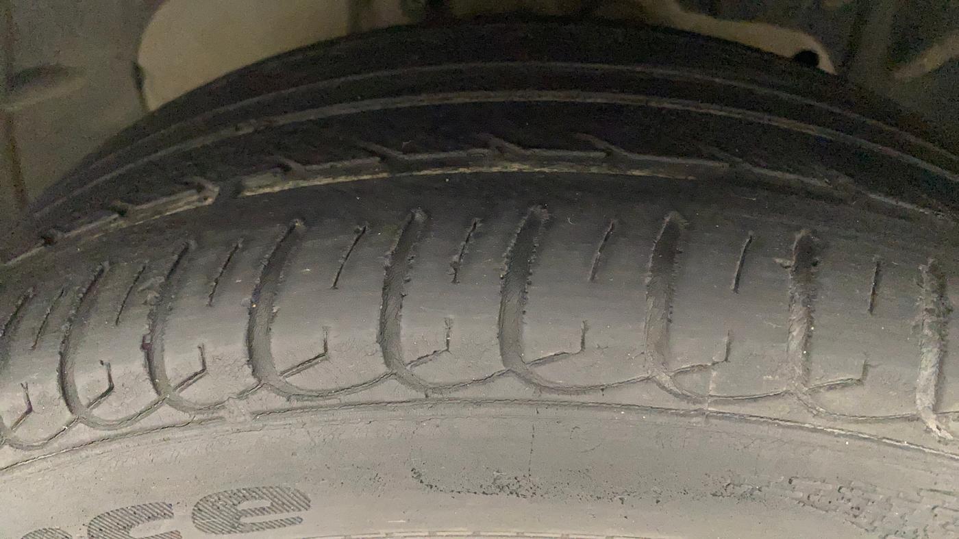 2017 Ford Ecosport TITANIUM 1.5L PETROL, Petrol, Manual, 39,236 km, Right Front Tyre Tread