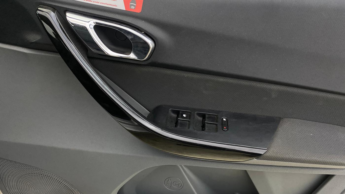 2018 Tata TIGOR XZA PETROL, Petrol, Automatic, 50,888 km, Driver Side Door Panels Control