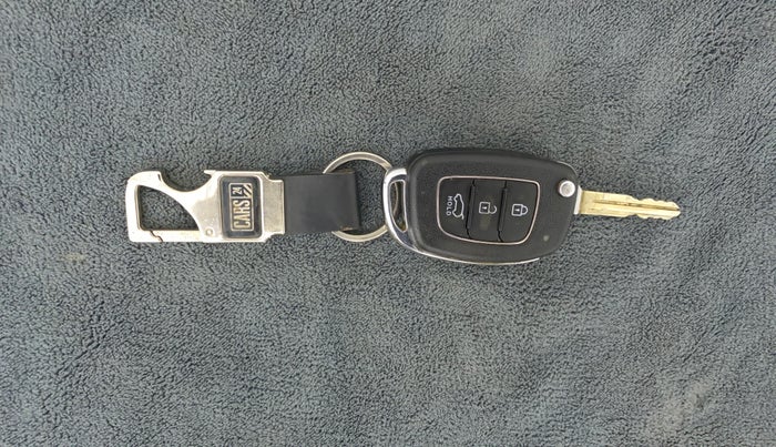 2022 Hyundai VENUE S 1.2, Petrol, Manual, 39,655 km, Key Close Up