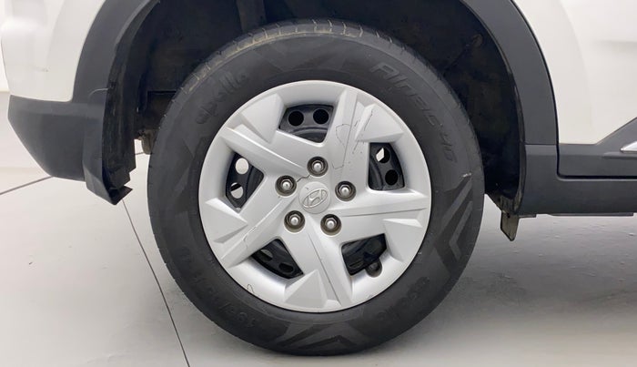 2022 Hyundai VENUE S 1.2, Petrol, Manual, 39,655 km, Right Rear Wheel