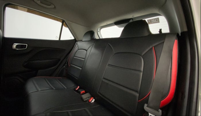 2022 Hyundai VENUE S 1.2, Petrol, Manual, 39,655 km, Right Side Rear Door Cabin