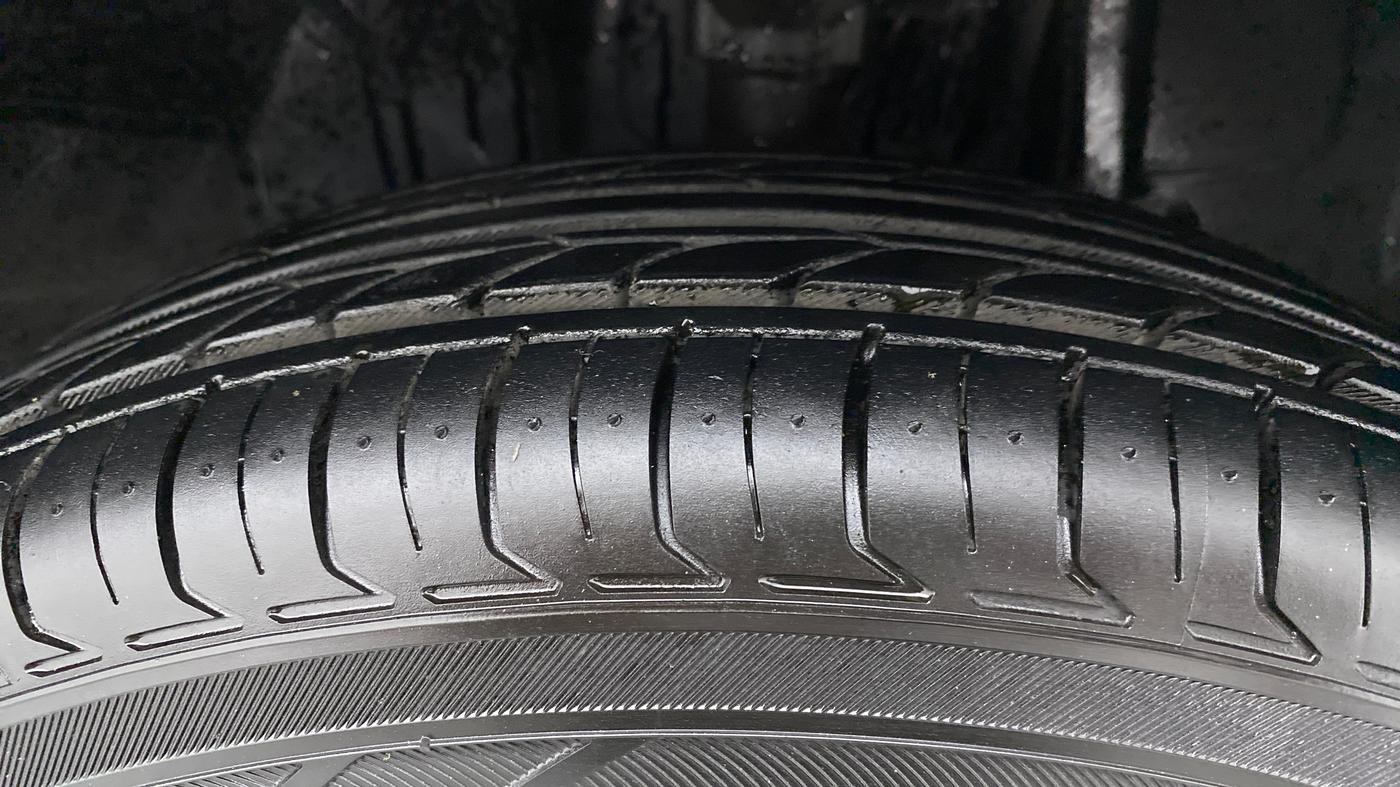 2017 Datsun Redi Go T (O), Petrol, Manual, 77,422 km, Right Front Tyre Tread