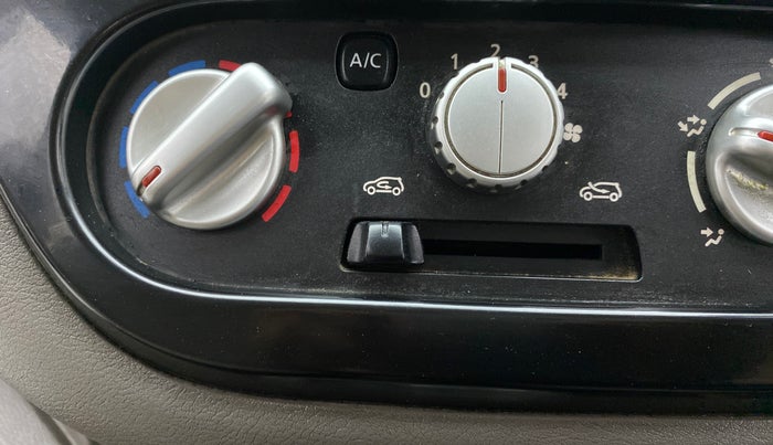 2017 Datsun Redi Go T (O), Petrol, Manual, 77,422 km, AC Unit - Directional switch has minor damage