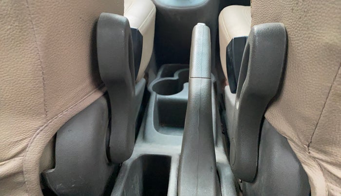 2013 Hyundai i10 MAGNA 1.1, CNG, Manual, 72,252 km, Driver Side Adjustment Panel