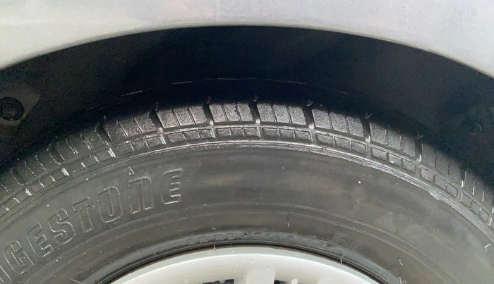 2013 Hyundai i10 MAGNA 1.1, CNG, Manual, 72,252 km, Left Rear Tyre Tread