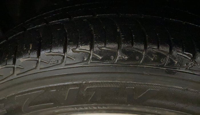 2017 Honda Amaze 1.2L I-VTEC S, Petrol, Manual, 19,023 km, Left Front Tyre Tread