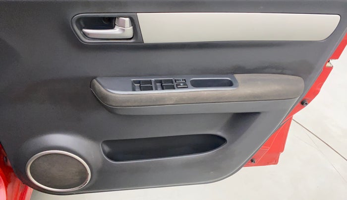 2010 Maruti Swift VXI, Petrol, Manual, 37,982 km, Driver Side Door Panels Control