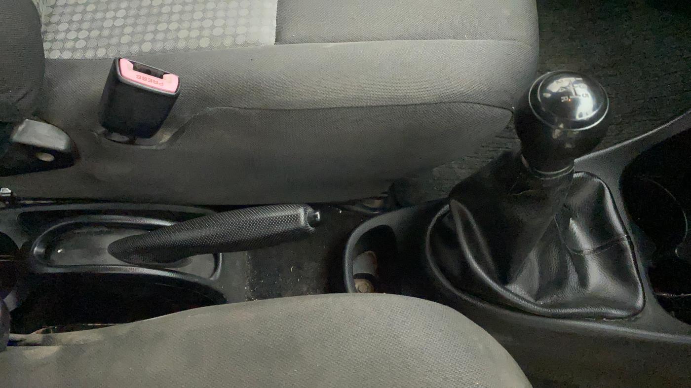 2011 Toyota Etios V, Petrol, Manual, 83,914 km, Gear Lever
