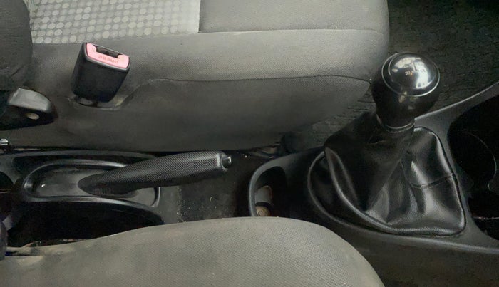 2011 Toyota Etios V, Petrol, Manual, 83,914 km, Gear Lever