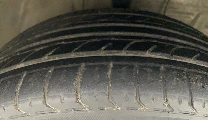 2011 Toyota Etios V, Petrol, Manual, 83,914 km, Right Front Tyre Tread