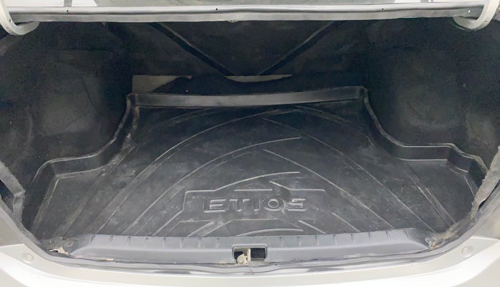2011 Toyota Etios V, Petrol, Manual, 83,914 km, Boot Inside