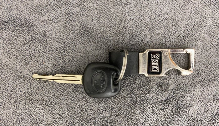 2011 Toyota Etios V, Petrol, Manual, 83,914 km, Key Close Up