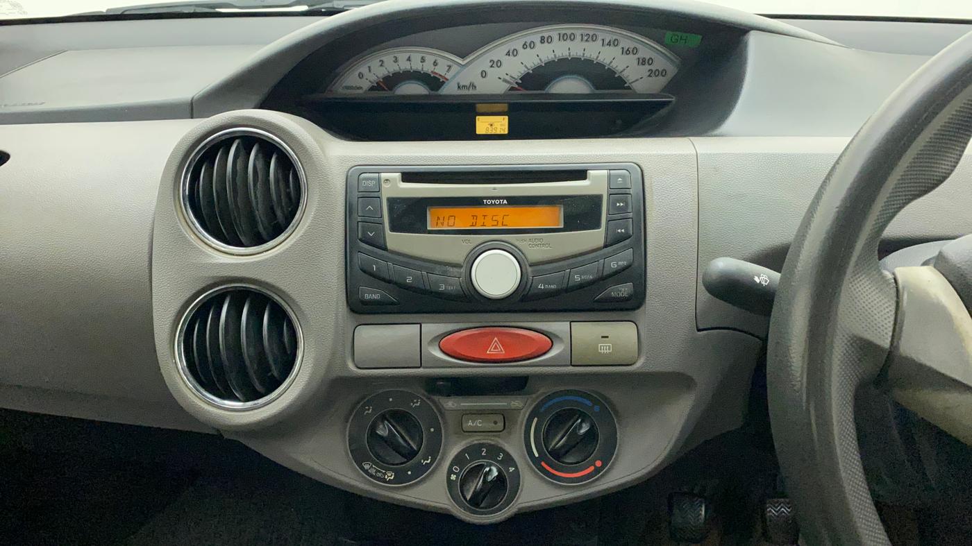 2011 Toyota Etios V, Petrol, Manual, 83,914 km, Air Conditioner