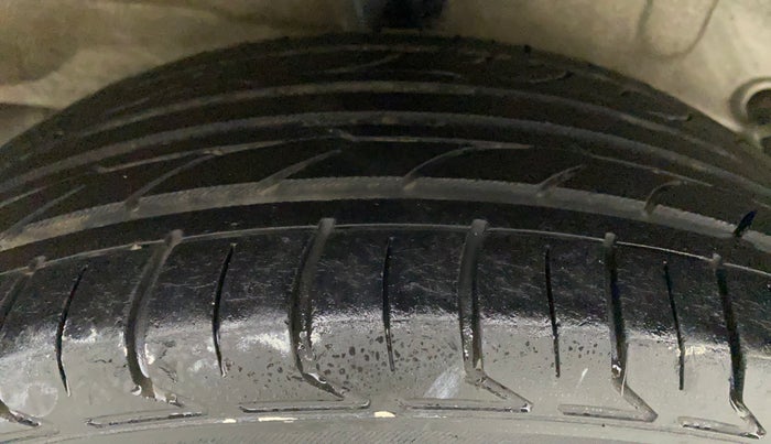 2011 Toyota Etios V, Petrol, Manual, 83,914 km, Right Rear Tyre Tread