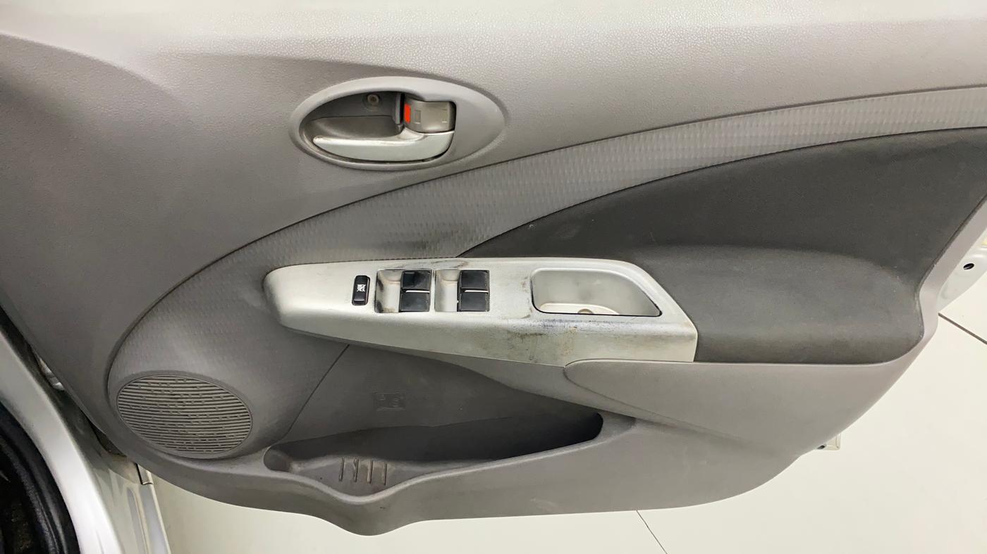 2011 Toyota Etios V, Petrol, Manual, 83,914 km, Driver Side Door Panels Control