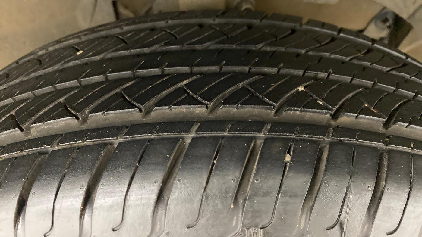 2014 Renault Duster 85 PS RXL, Diesel, Manual, 42,983 km, Right Front Tyre Tread