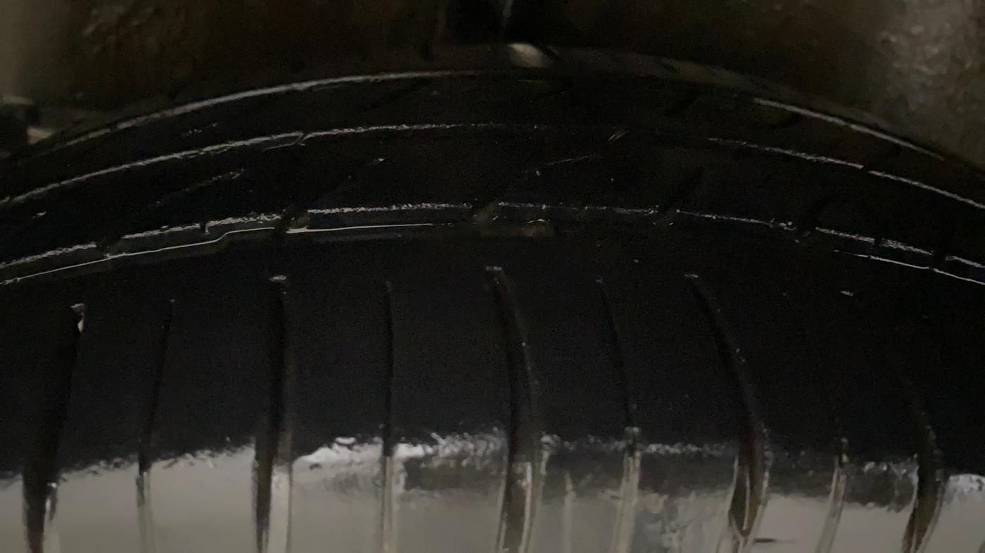 2015 Maruti Ritz ZXI, Petrol, Manual, 77,004 km, Right Rear Tyre Tread