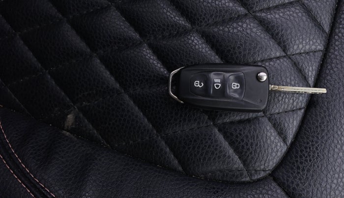 2019 Tata NEXON XM PETROL, Petrol, Manual, 55,331 km, Key Close Up