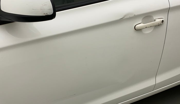 2010 Hyundai i20 MAGNA 1.2, Petrol, Manual, 80,286 km, Front passenger door - Minor scratches