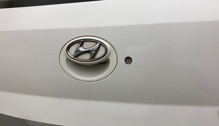 2010 Hyundai i20 MAGNA 1.2, Petrol, Manual, 80,286 km, Dicky (Boot door) - Minor scratches