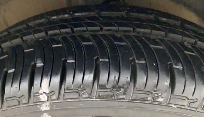 2010 Hyundai i20 MAGNA 1.2, Petrol, Manual, 80,286 km, Right Front Tyre Tread