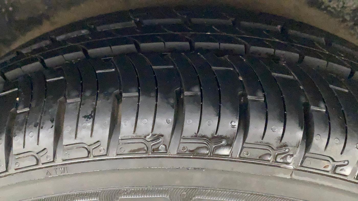 2010 Hyundai i20 MAGNA 1.2, Petrol, Manual, 80,286 km, Right Rear Tyre Tread