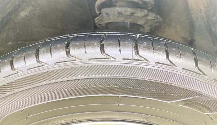 2015 Hyundai Xcent SX AT 1.2 (O), Petrol, Automatic, 8,777 km, Right Front Tyre Tread
