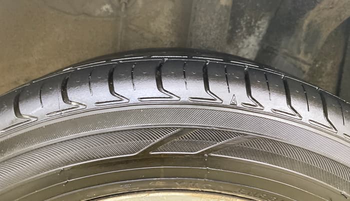 2015 Hyundai Xcent SX AT 1.2 (O), Petrol, Automatic, 8,777 km, Left Rear Tyre Tread