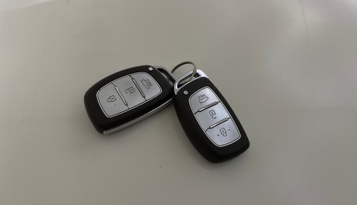 2015 Hyundai Xcent SX AT 1.2 (O), Petrol, Automatic, 8,777 km, Key Close Up