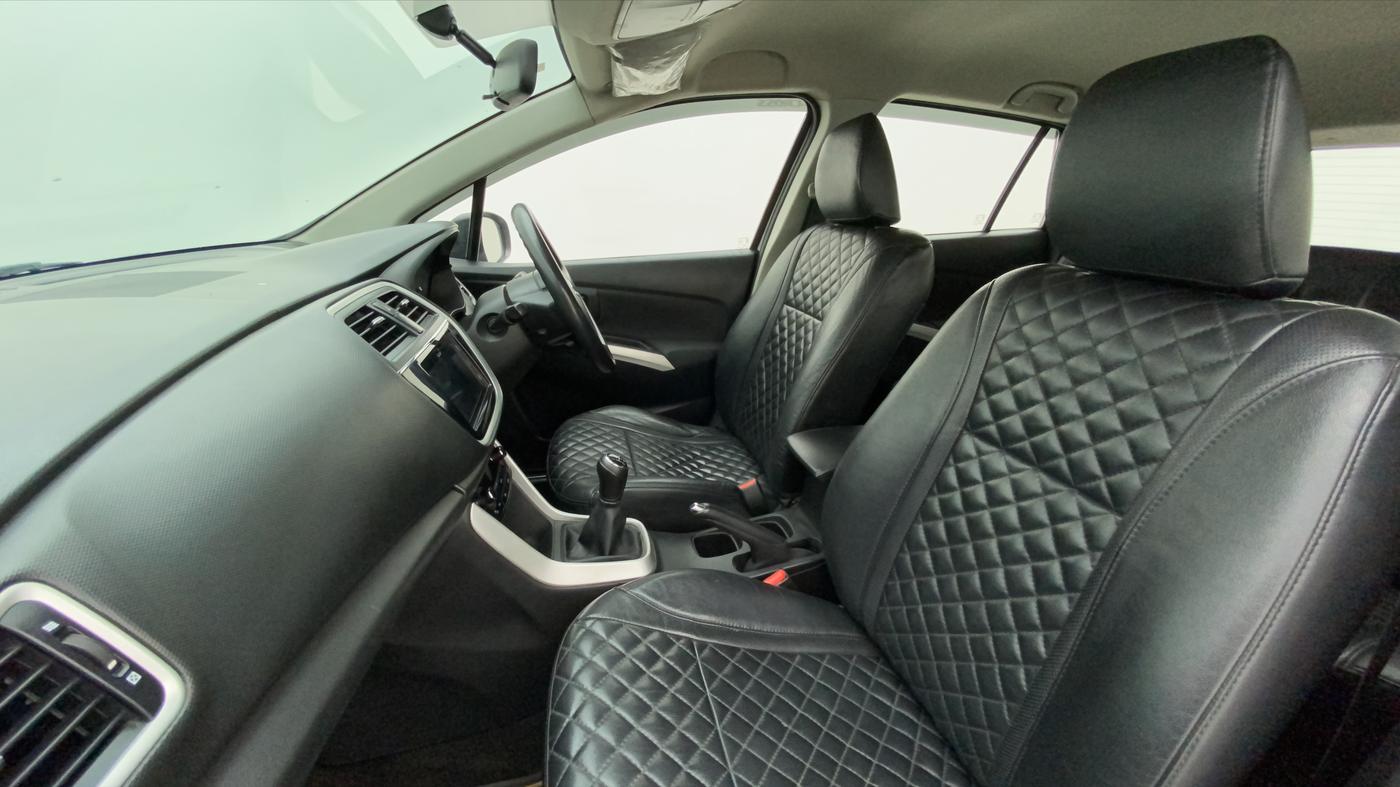 2016 Maruti S Cross ZETA 1.3, Diesel, Manual, 94,756 km, Right Side Front Door Cabin