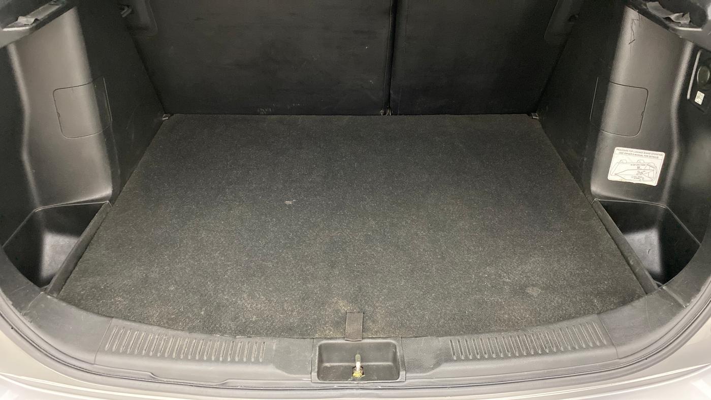 2016 Maruti S Cross ZETA 1.3, Diesel, Manual, 94,756 km, Boot Inside