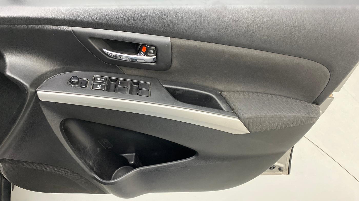 2016 Maruti S Cross ZETA 1.3, Diesel, Manual, 94,756 km, Driver Side Door Panels Control