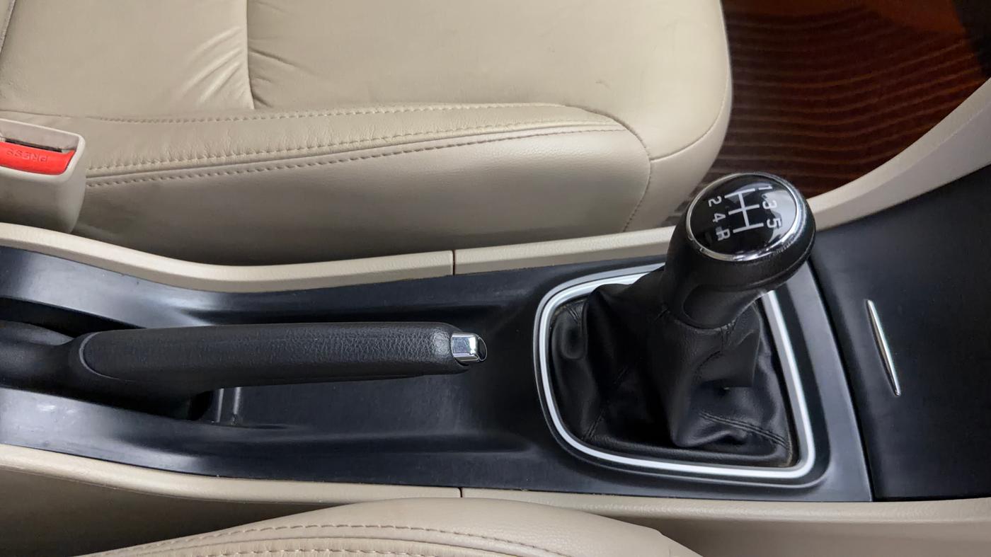 2021 Maruti Ciaz ALPHA 1.5 SHVS PETROL, CNG, Manual, 29,377 km, Gear Lever