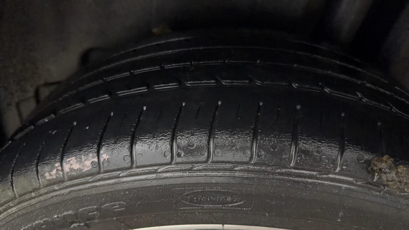 2021 Maruti Ciaz ALPHA 1.5 SHVS PETROL, CNG, Manual, 29,377 km, Left Rear Tyre Tread