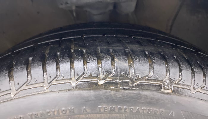 2018 Hyundai Verna 1.6 SX (O) CRDI MT, Diesel, Manual, 87,810 km, Right Front Tyre Tread