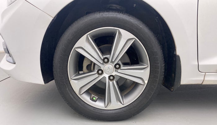 2018 Hyundai Verna 1.6 SX (O) CRDI MT, Diesel, Manual, 87,810 km, Left Front Wheel