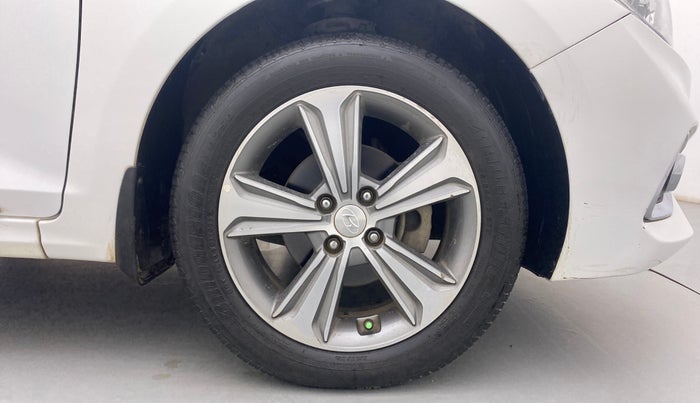 2018 Hyundai Verna 1.6 SX (O) CRDI MT, Diesel, Manual, 87,810 km, Right Front Wheel