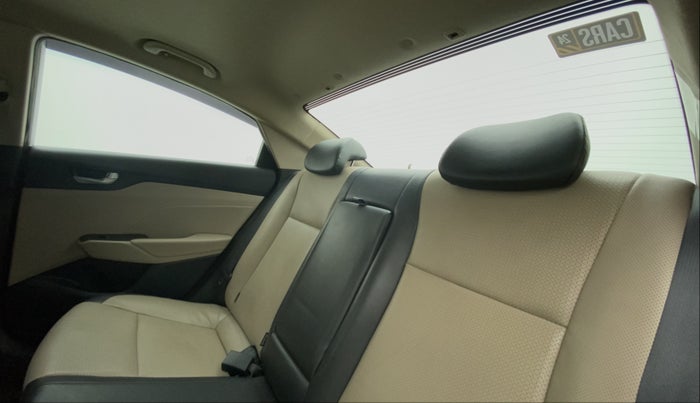 2018 Hyundai Verna 1.6 SX (O) CRDI MT, Diesel, Manual, 87,810 km, Right Side Rear Door Cabin