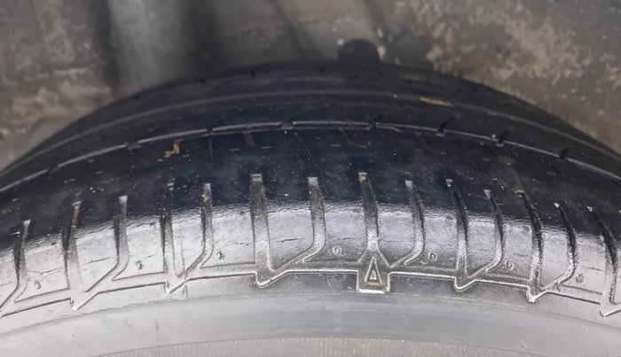 2018 Hyundai Verna 1.6 SX (O) CRDI MT, Diesel, Manual, 87,810 km, Right Rear Tyre Tread