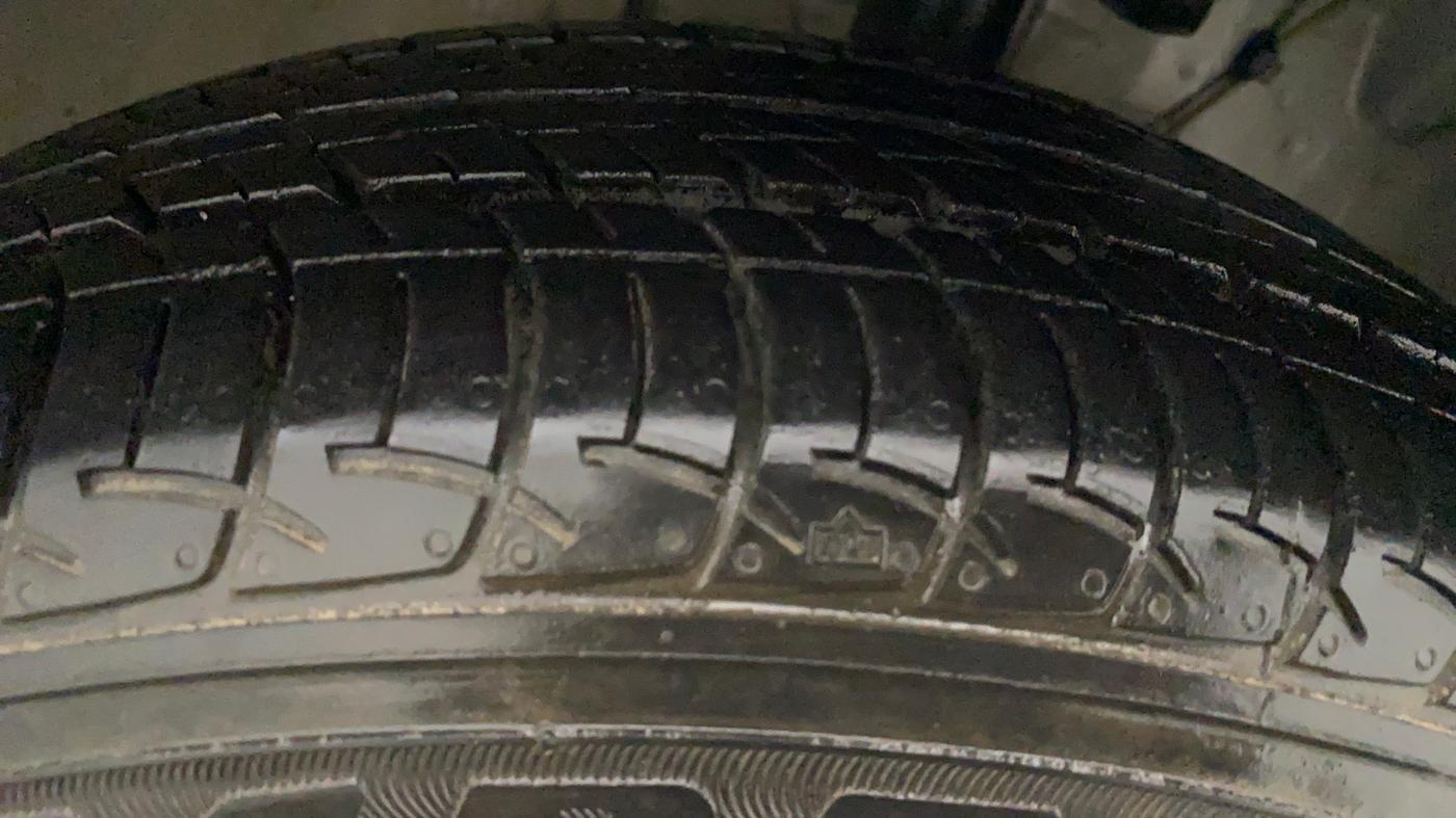 2011 Toyota Etios V, Petrol, Manual, 7,360 km, Right Rear Tyre Tread