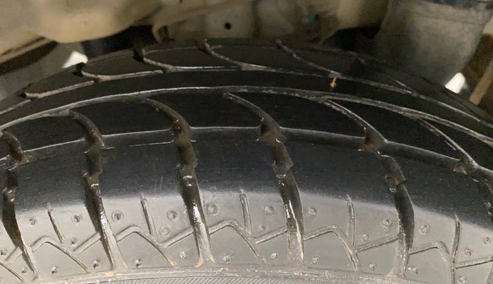 2013 Hyundai Eon ERA +, Petrol, Manual, 50,981 km, Left Rear Tyre Tread