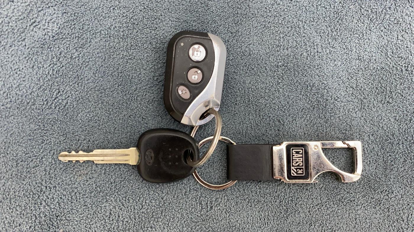 2013 Hyundai Eon ERA +, Petrol, Manual, 50,981 km, Key Close Up