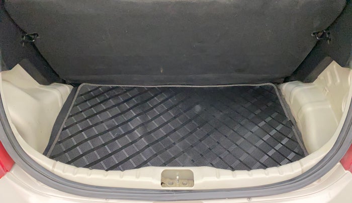 2013 Hyundai Eon ERA +, Petrol, Manual, 50,981 km, Boot Inside