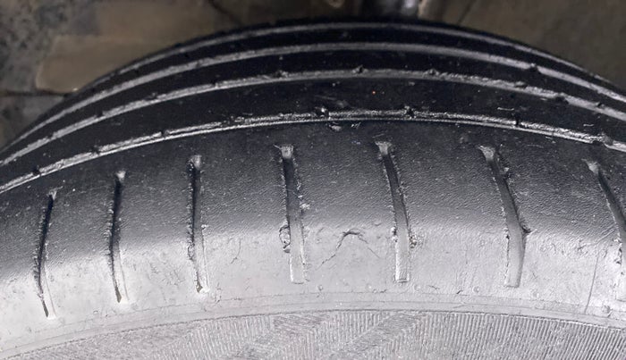 2016 Maruti Baleno ZETA 1.2 K12 CVT, Petrol, Automatic, Left Front Tyre Tread