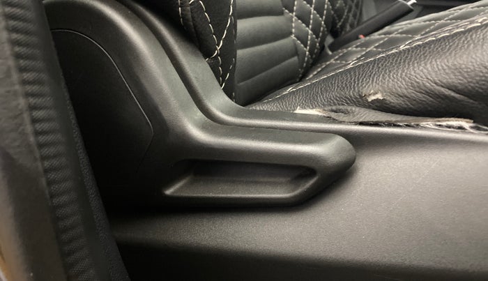 2021 Tata Tiago XT PETROL, Petrol, Manual, 97,121 km, Driver Side Adjustment Panel