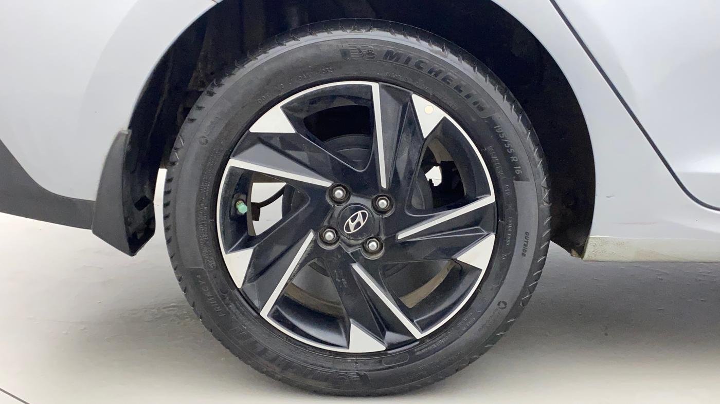 2020 Hyundai Verna SX (O) 1.5 CRDI, Diesel, Manual, 71,495 km, Right Rear Wheel
