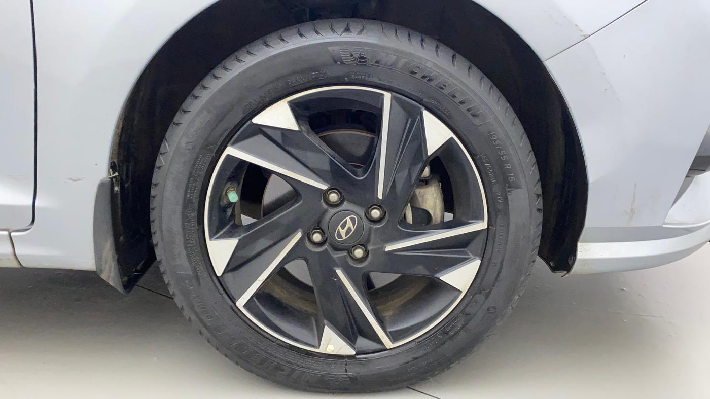 2020 Hyundai Verna SX (O) 1.5 CRDI, Diesel, Manual, 71,495 km, Right Front Wheel