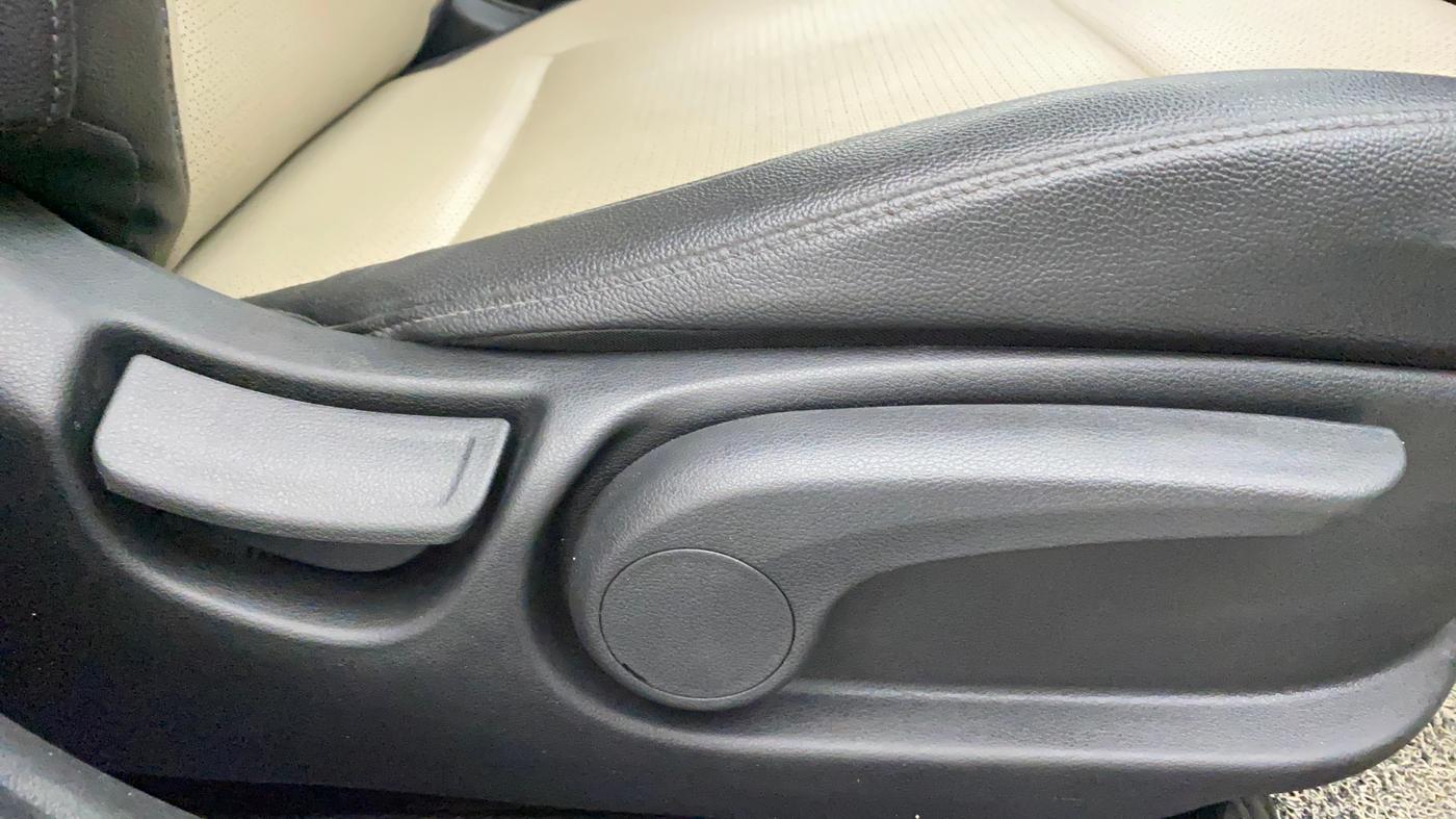 2020 Hyundai Verna SX (O) 1.5 CRDI, Diesel, Manual, 71,495 km, Driver Side Adjustment Panel