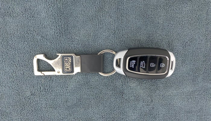 2020 Hyundai Verna SX (O) 1.5 CRDI, Diesel, Manual, 71,495 km, Key Close Up